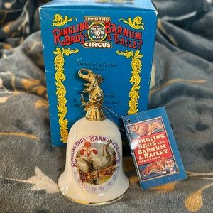 Signature 8751 Ringling Barnum Bros & Bailey collector Bell